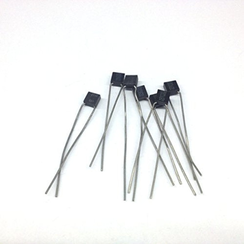 C052G561J1G5CP Ceramic Capacitors 560pf 100V +/- 5% Tolerance Radial Leads (7 pieces)