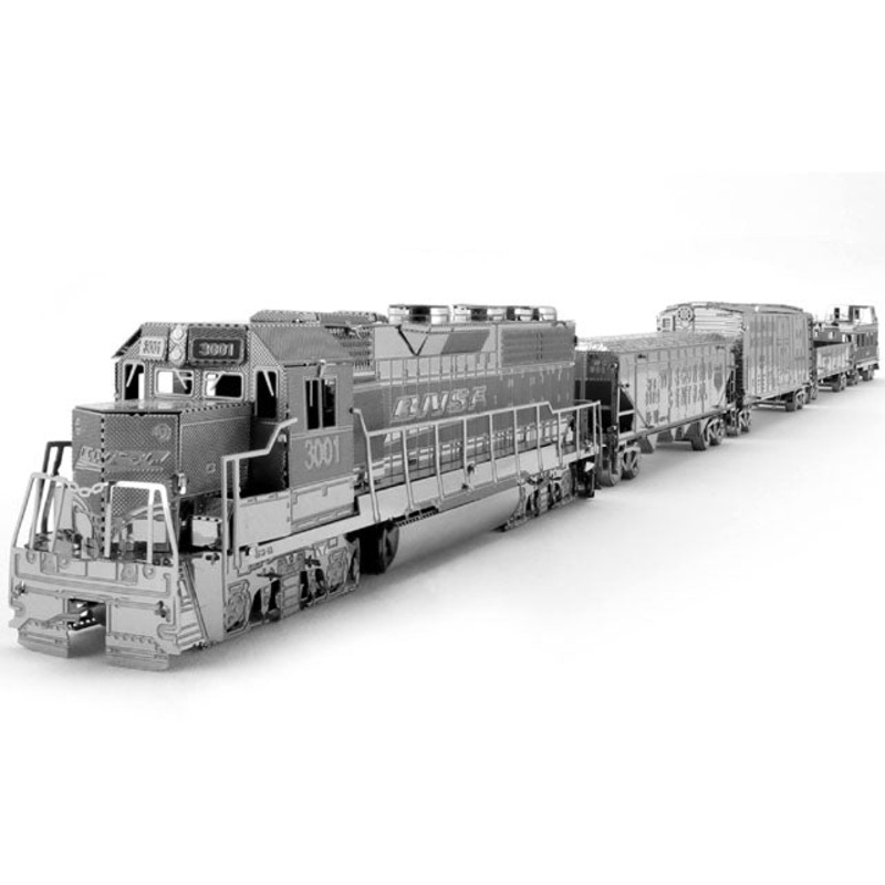 MMG104 – FREIGHT TRAIN GIFT SET INCLUDES ENGINE + 4 CARS