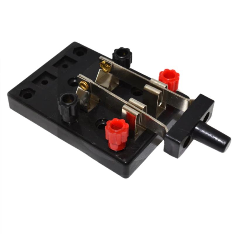 SWSKF-000020 – KNIFE SWITCH 2P1T WITH POSTS BASE 3X2.1X0.4IN