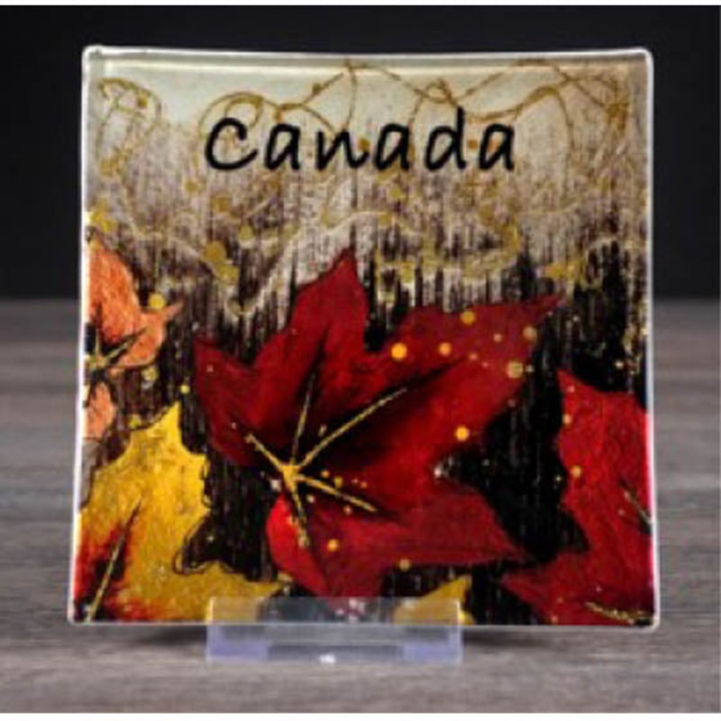 01694 – CANADA SOUVENIR MAPLE LEAF PLATE