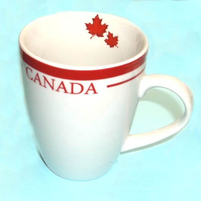 00398 – CANADA SOUVENIR MAPLE LEAF MUG