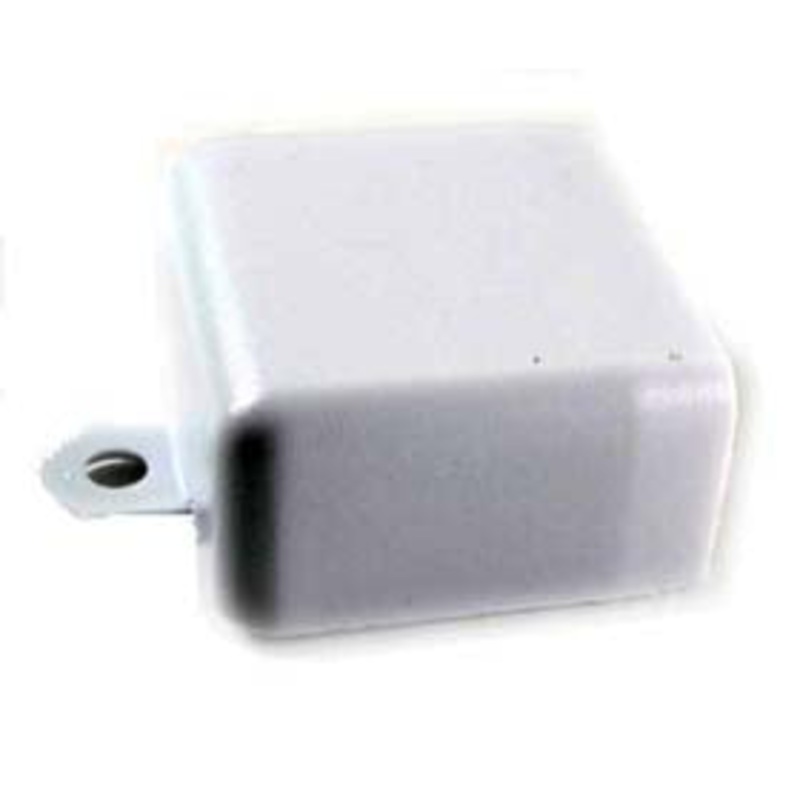 9506 – RACEWAY END CAP 1.5IN FLAT WHT SCREW MOUNT