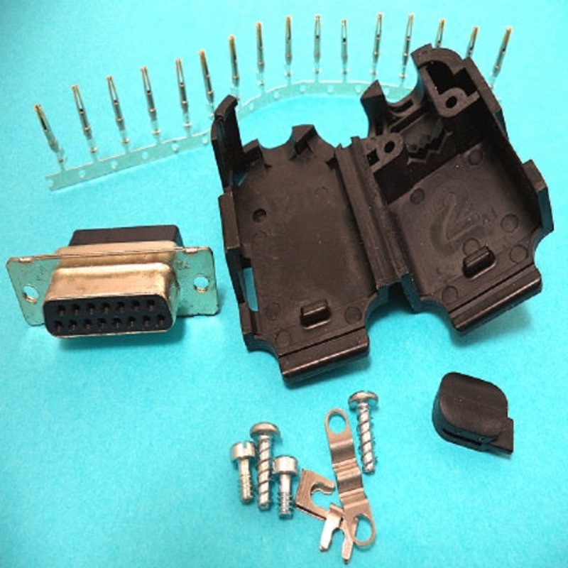 749812-2 – DB15F CRIMP W/PLASTIC HOOD AND PINS