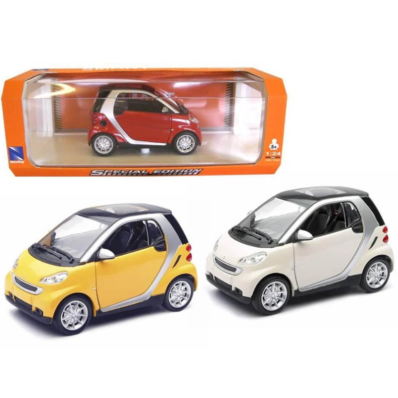 01367 – DIE CAST SMART CAR 2007 1:24 ASSORTED COLORS